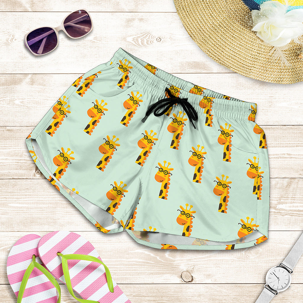 Giraffe With Glasses Pattern Print Women's Shorts
