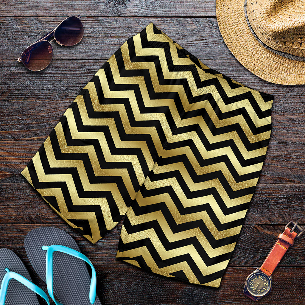 Gold And Black Chevron Pattern Print Men's Shorts