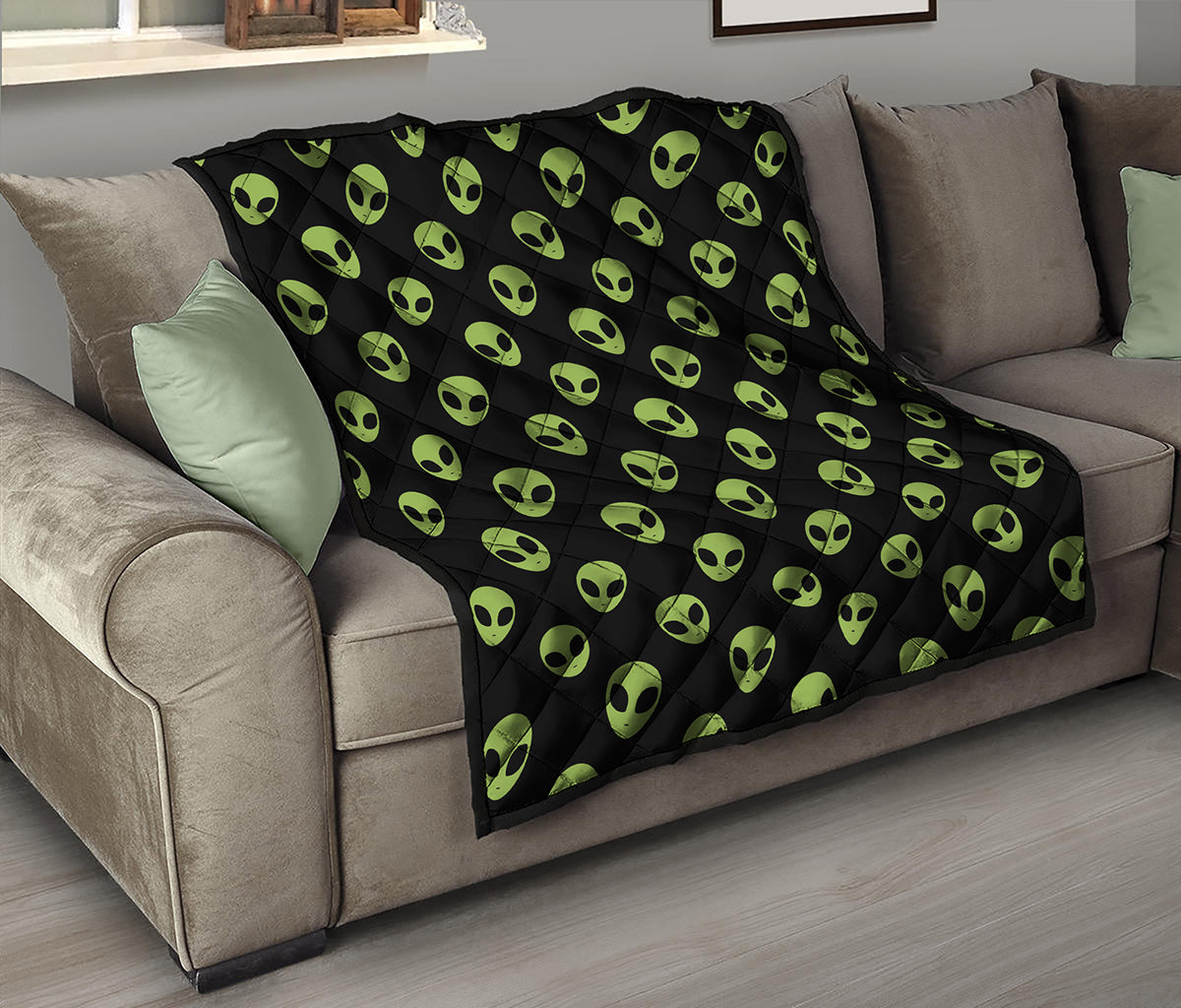 Green Alien Face Pattern Print Quilt