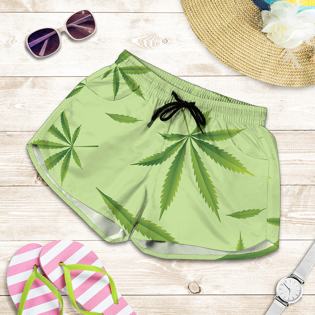 Green Hemp Leaves Pattern Print Women's Shorts