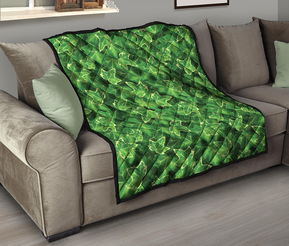 Green Ivy Leaf Pattern Print Quilt