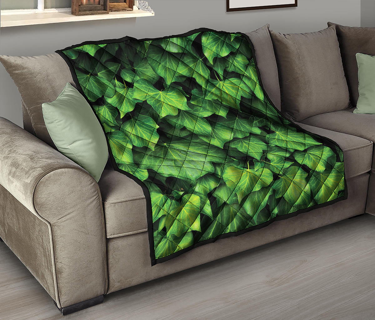 Green Ivy Leaf Print Quilt