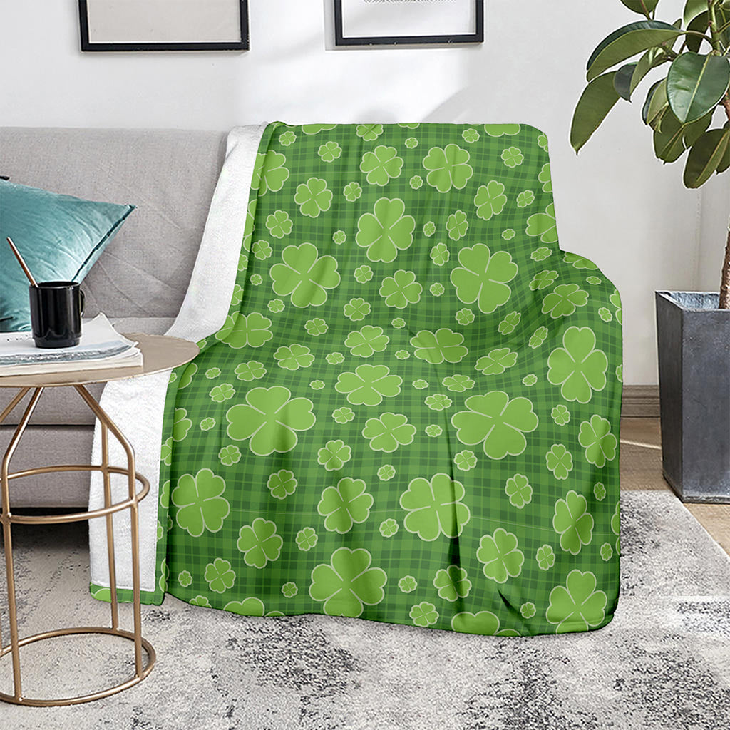 Green Shamrock Plaid Pattern Print Blanket