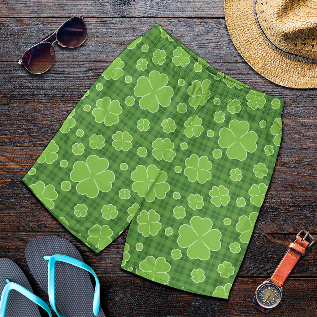 Green Shamrock Plaid Pattern Print Men's Shorts