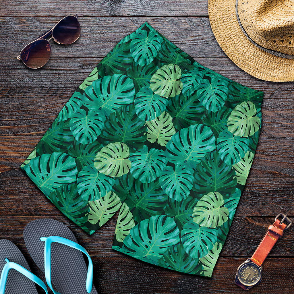 Green Tropical Monstera Pattern Print Men's Shorts