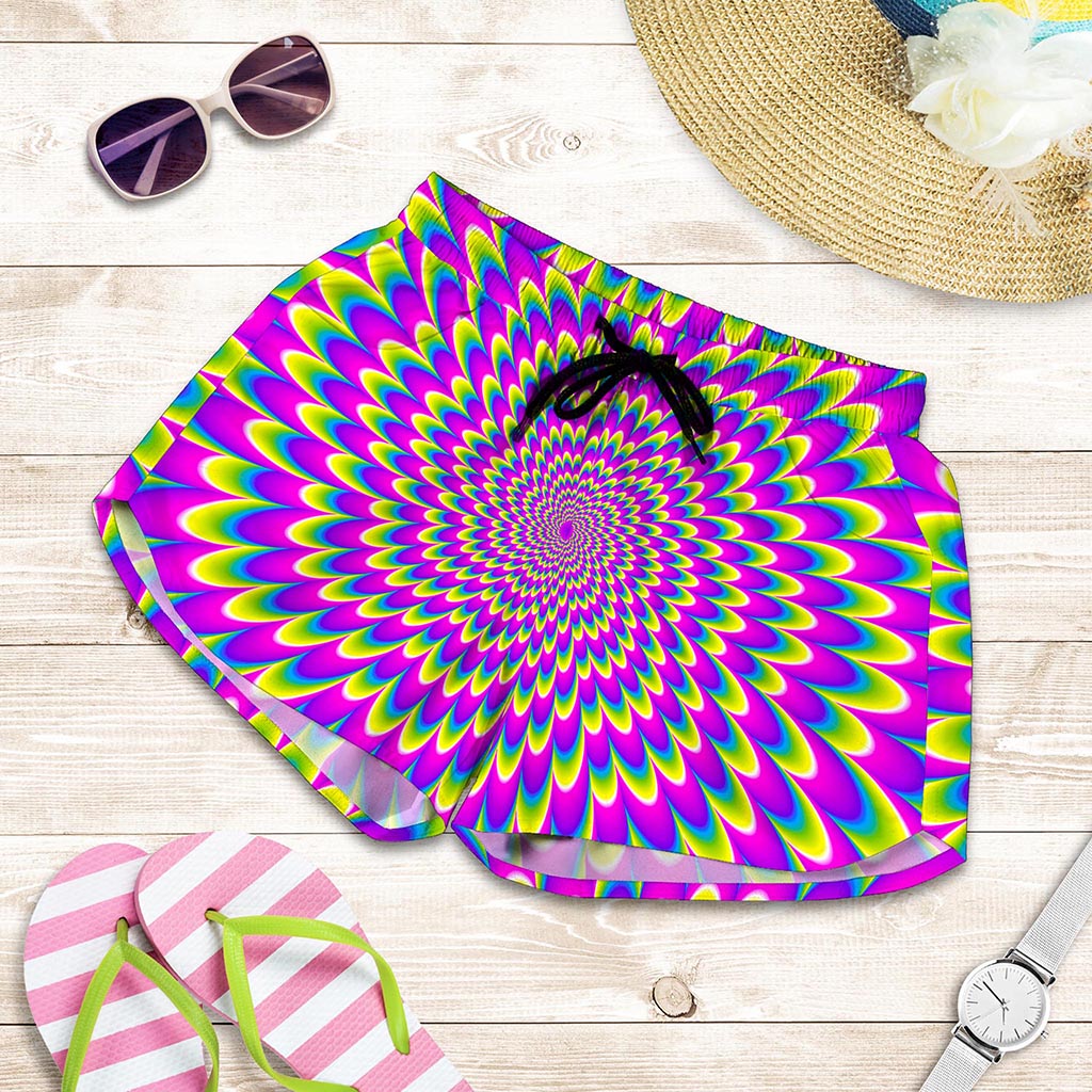 Green Wave Moving Optical Illusion Women's Shorts