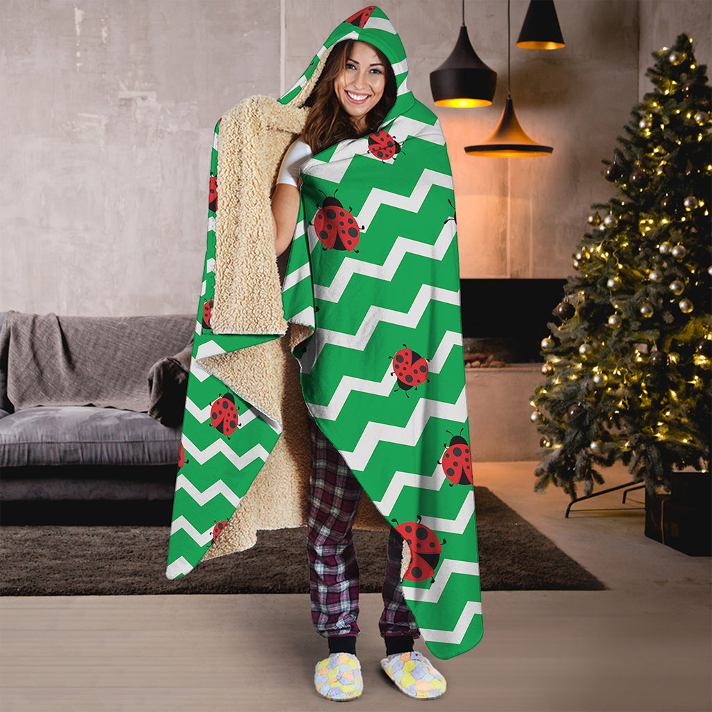 Green Zigzag Ladybird Pattern Print Hooded Blanket