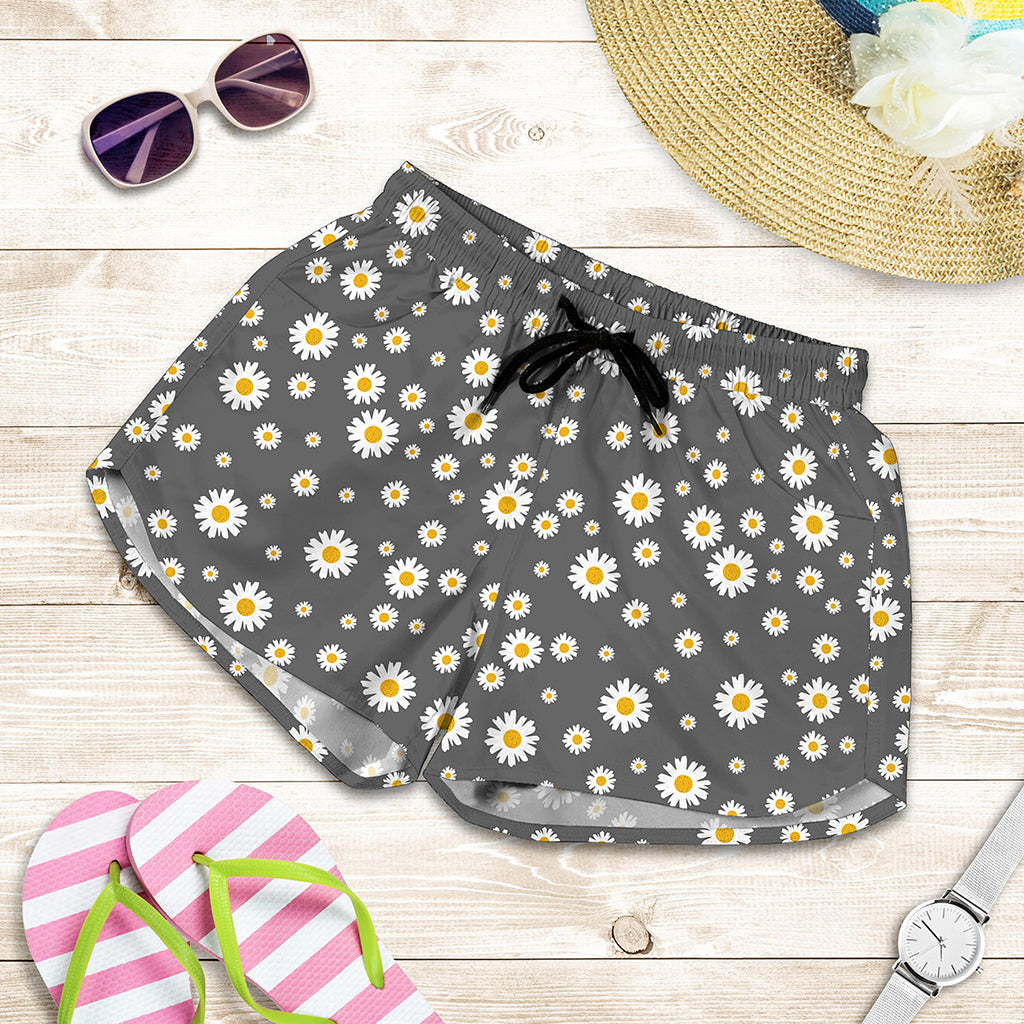 Grey Daisy Floral Pattern Print Women's Shorts