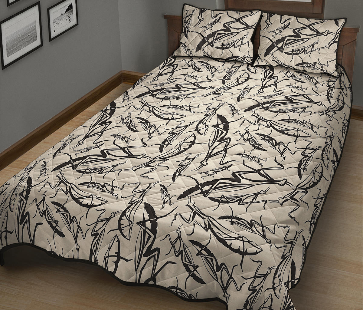 Hand Drawn Mantis Pattern Print Quilt Bed Set