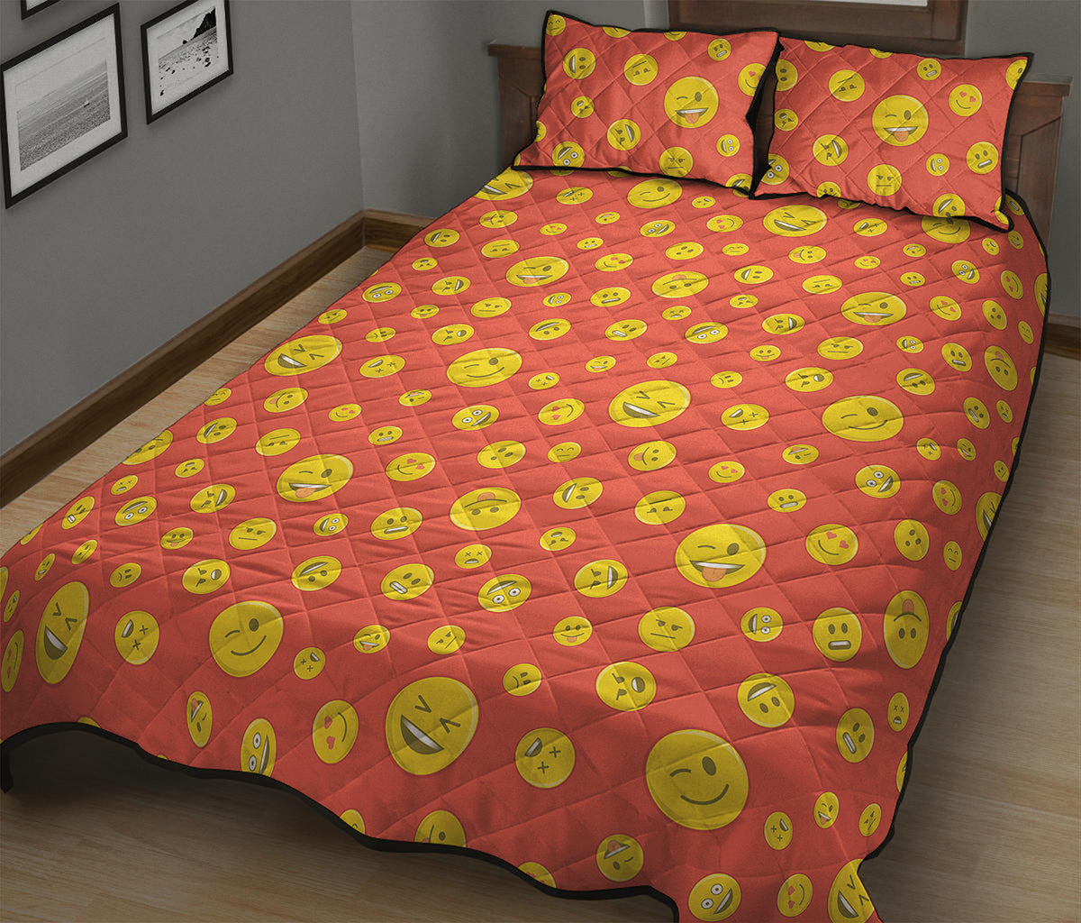 Happy Emoji Pattern Print Quilt Bed Set