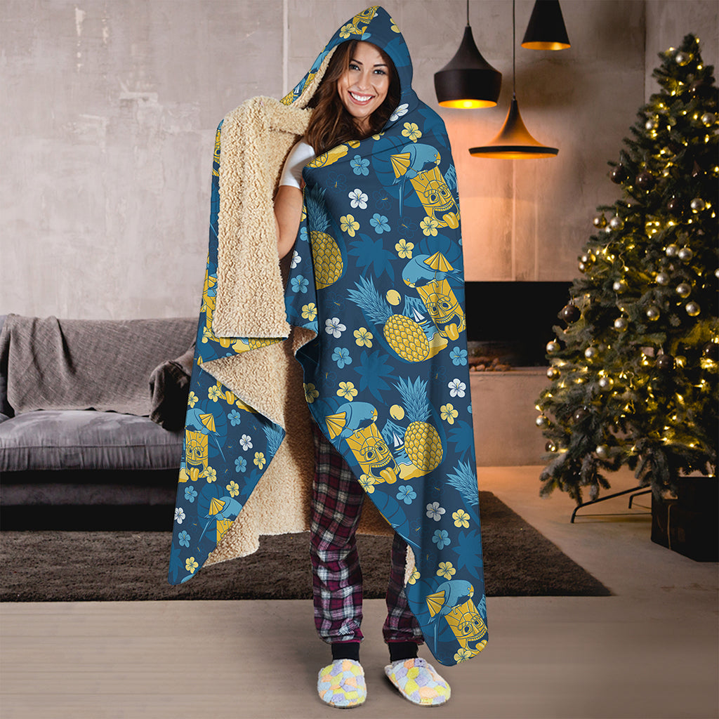 Hawaiian Tiki Pattern Print Hooded Blanket
