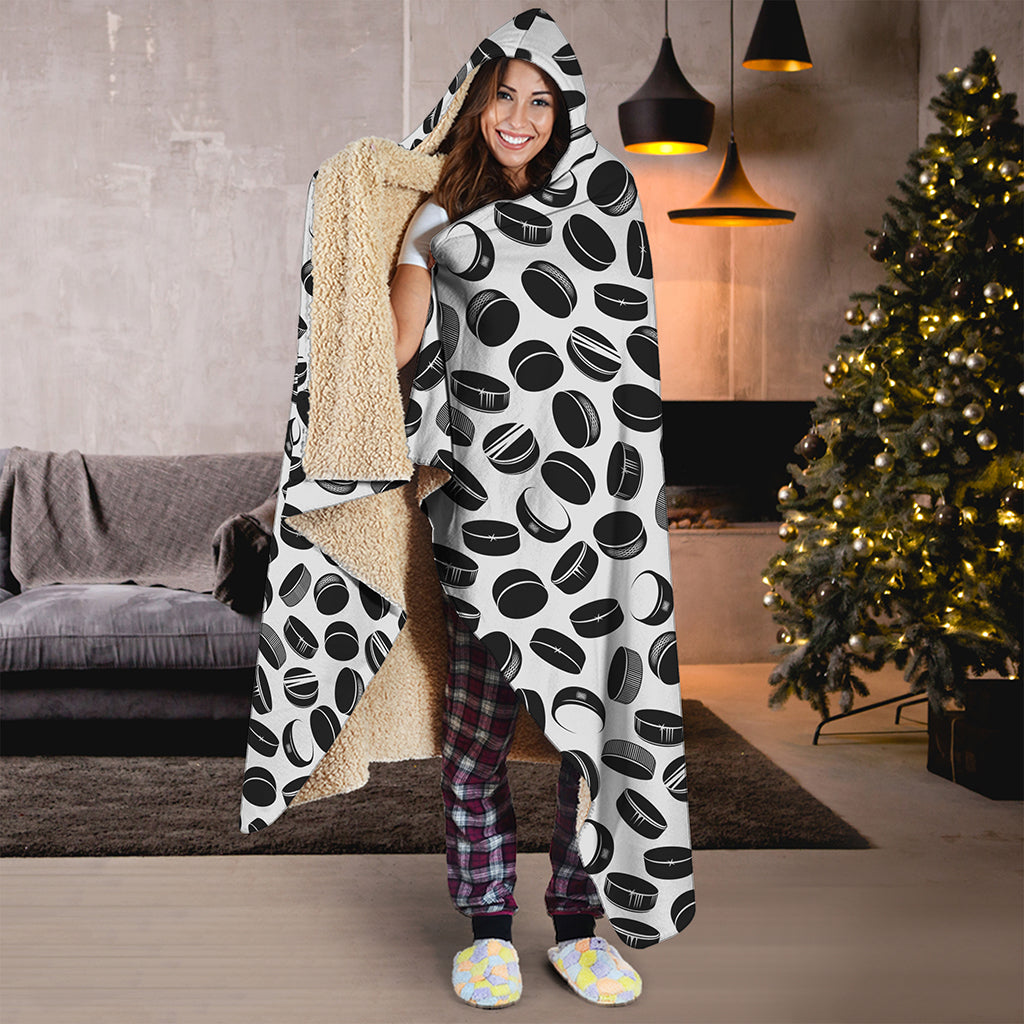 Hockey Puck Pattern Print Hooded Blanket