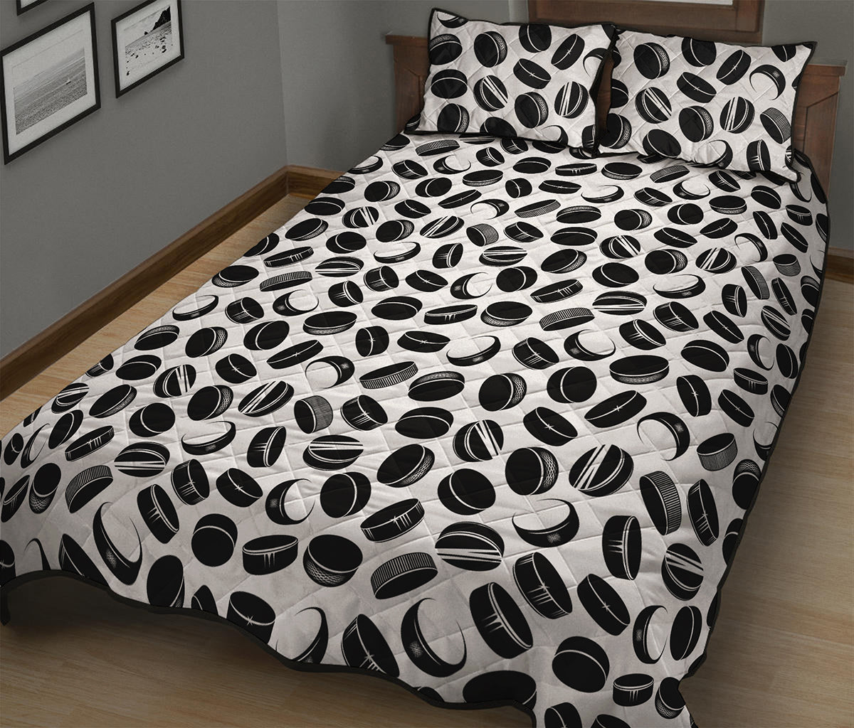 Hockey Puck Pattern Print Quilt Bed Set
