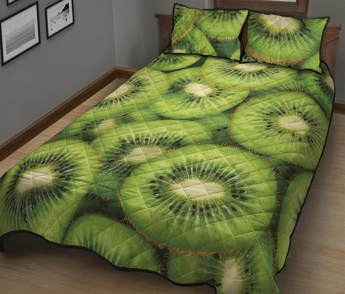 Kiwi Slices Print Quilt Bed Set