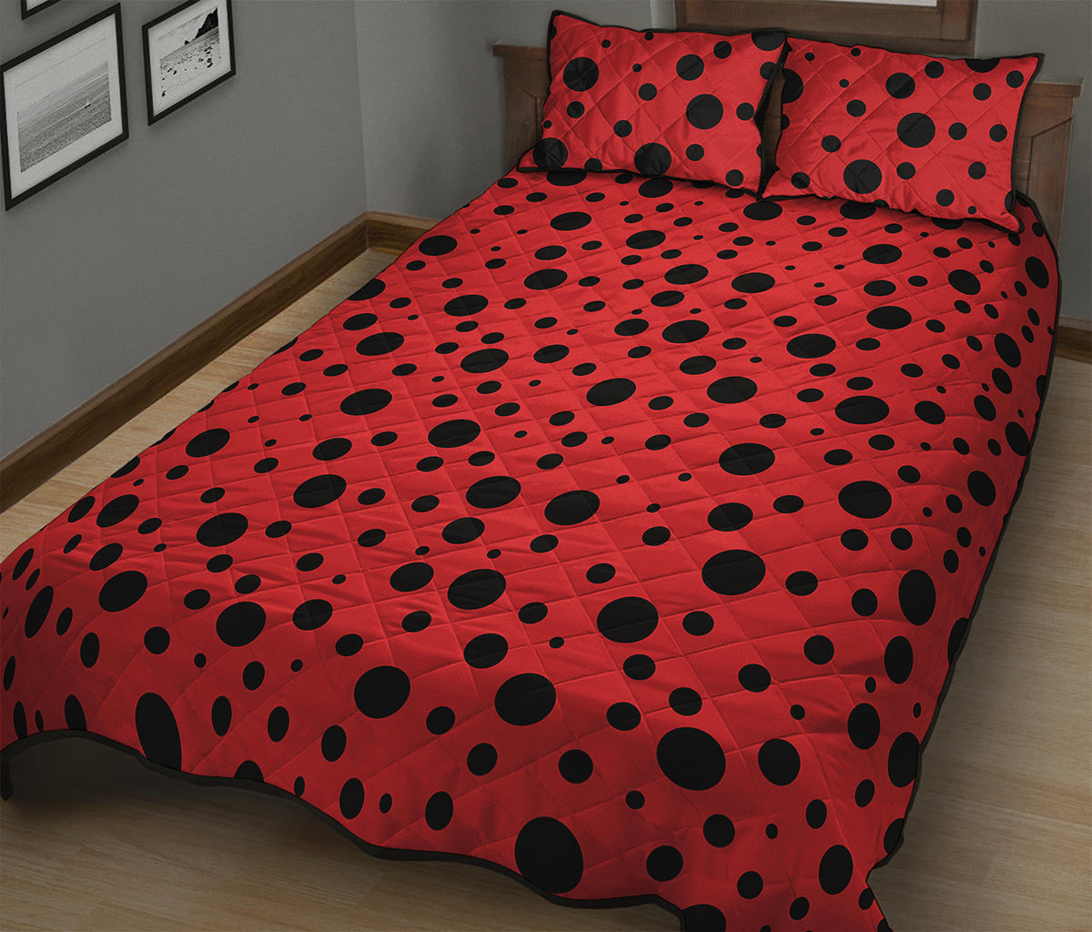 Ladybug Spots Pattern Print Quilt Bed Set