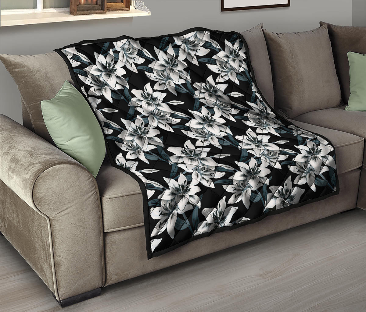 Lily Floral Pattern Print Quilt