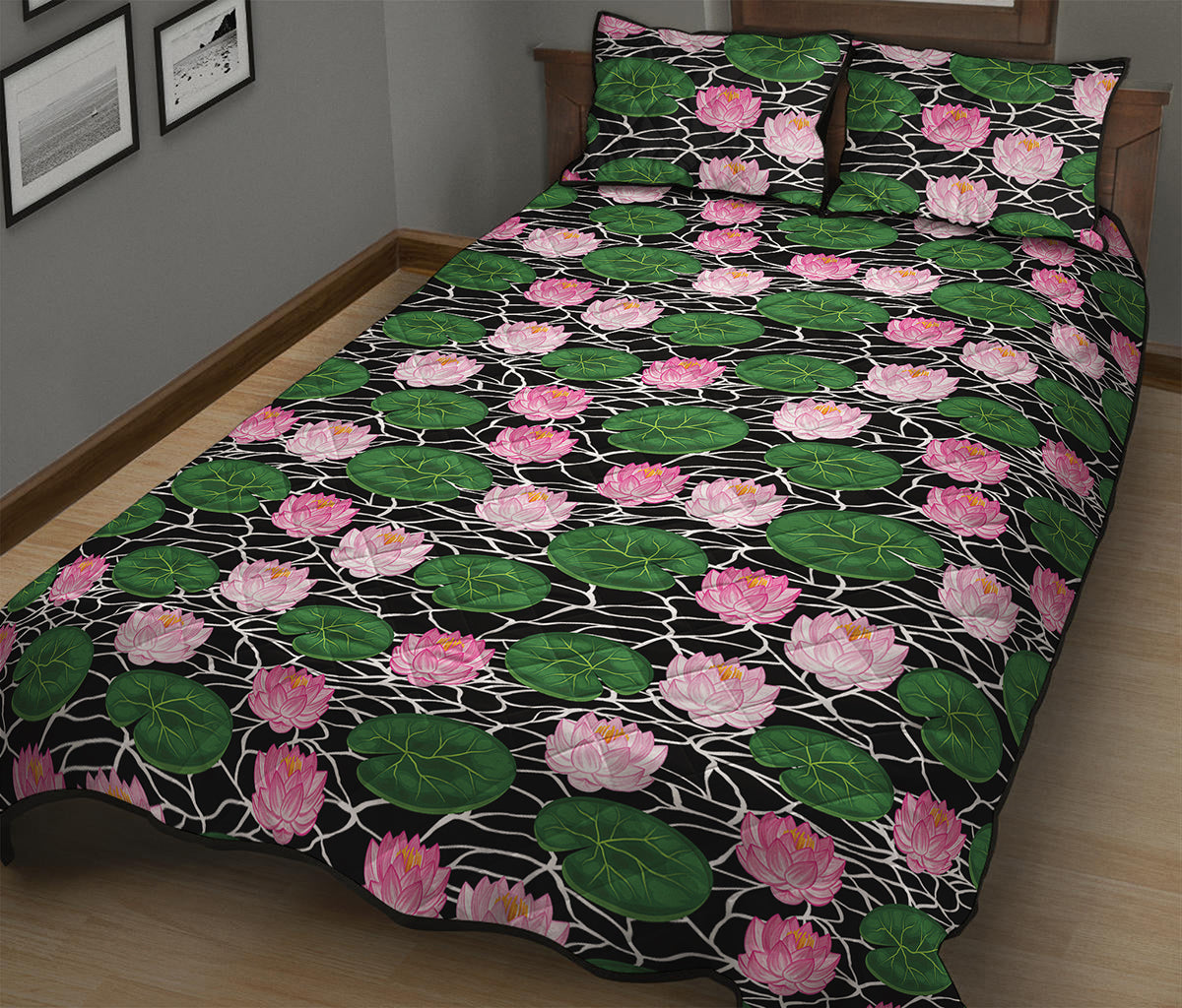 Lotus Flower And Leaf Pattern Print Quilt Bed Set