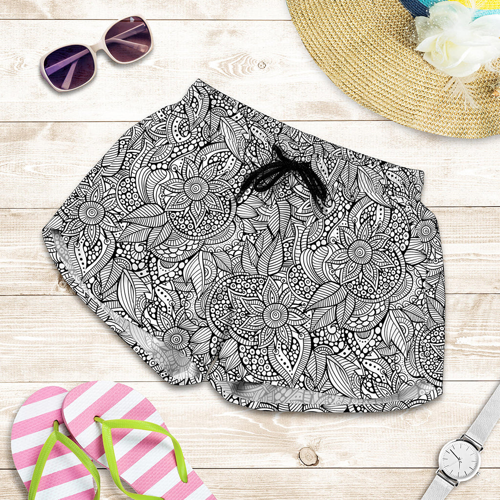 Monochrome Zentangle Pattern Print Women's Shorts
