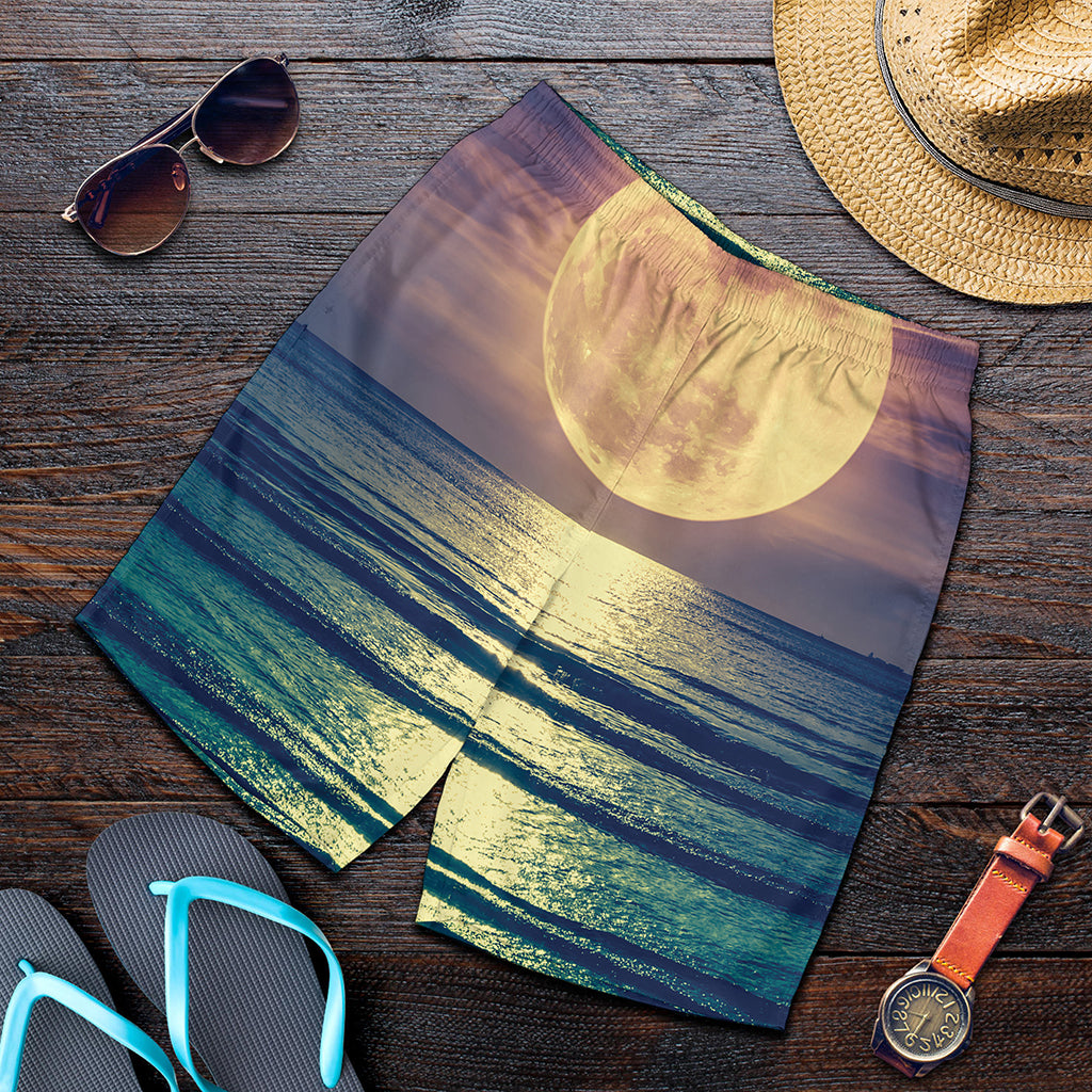 Moon Beach Print Men's Shorts