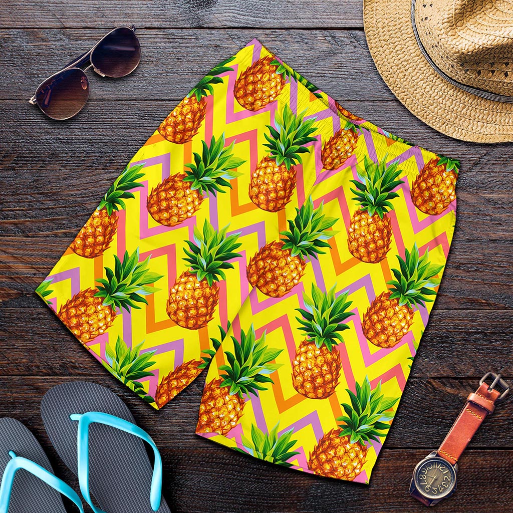 Pastel Zig Zag Pineapple Pattern Print Men's Shorts