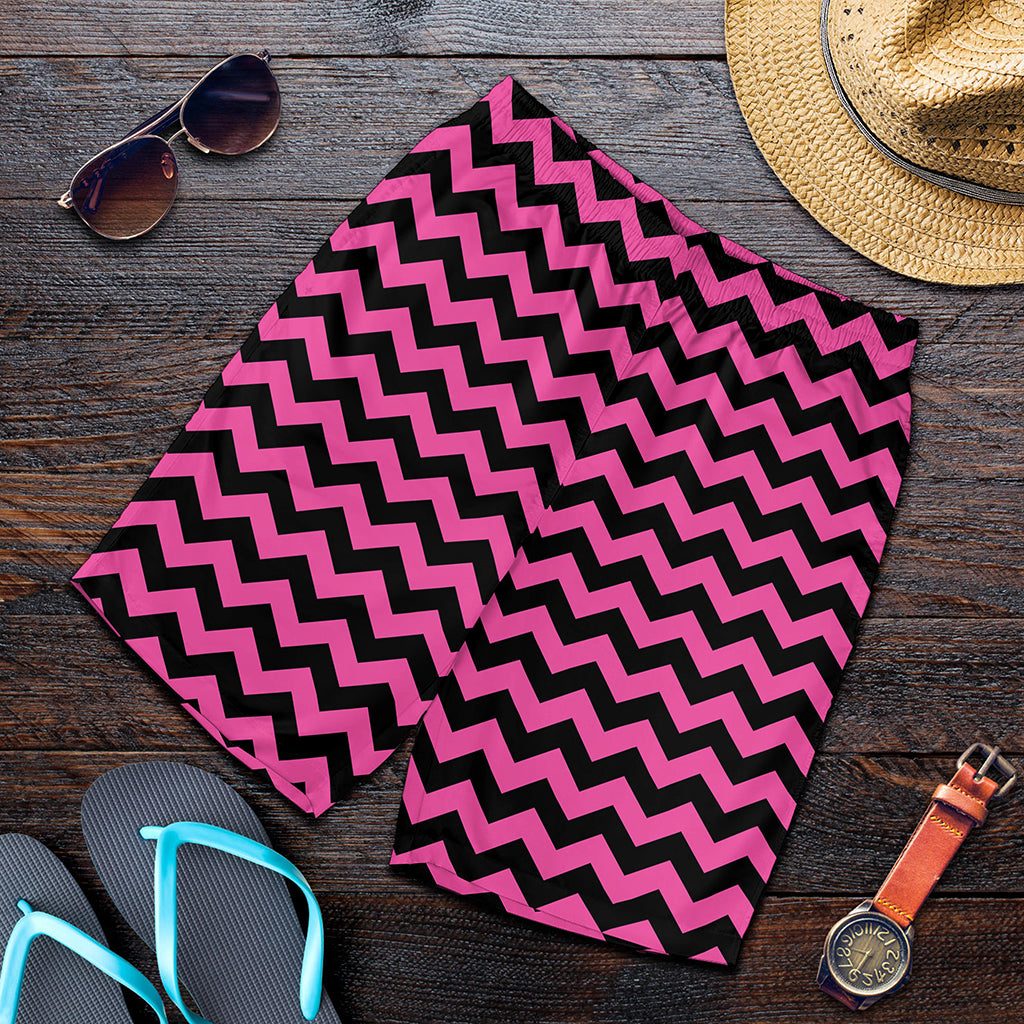 Pink And Black Chevron Pattern Print Men's Shorts