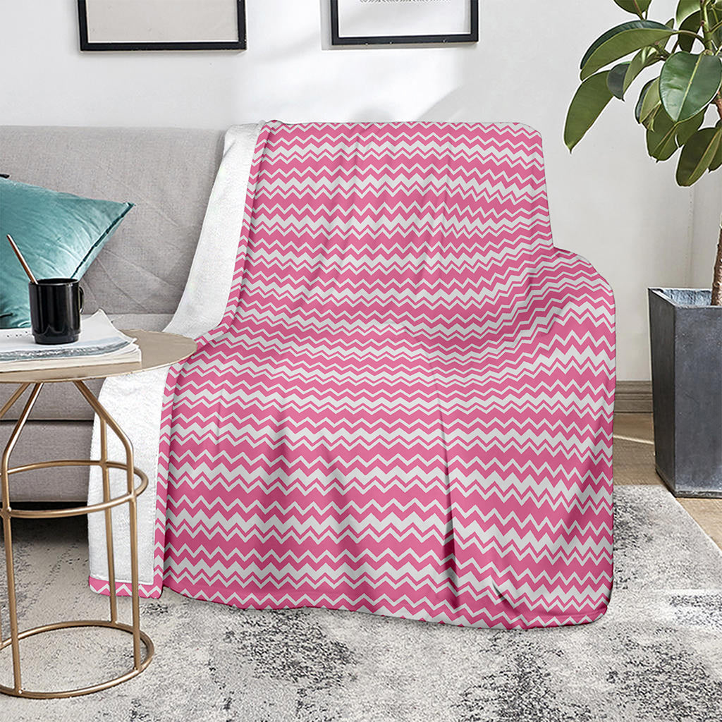 Pink And White Zigzag Pattern Print Blanket