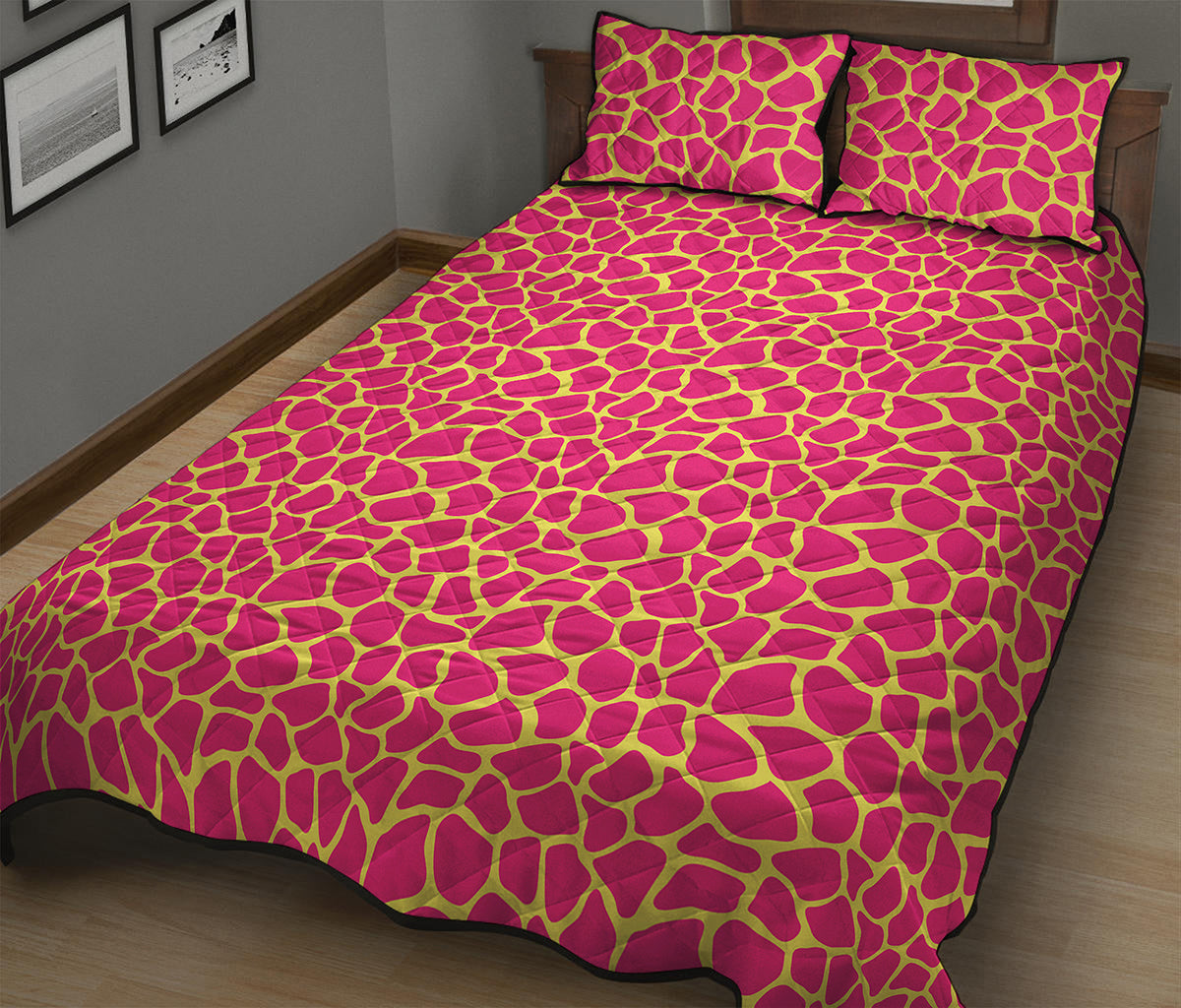 Pink And Yellow Giraffe Pattern Print Quilt Bed Set