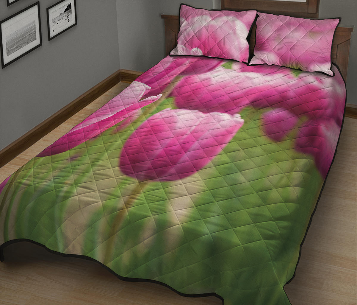 Pink Tulip Print Quilt Bed Set