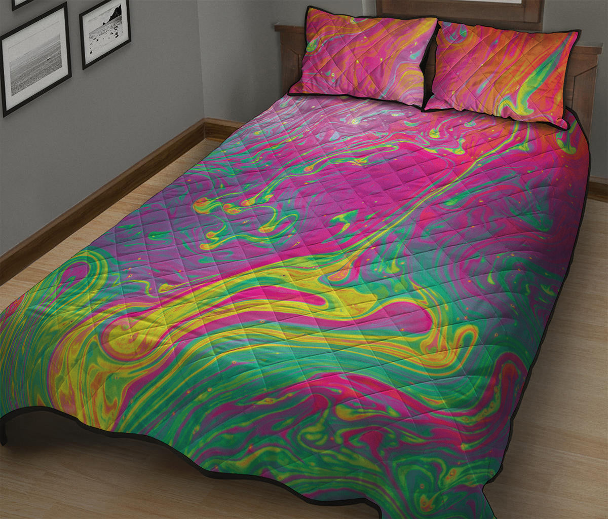 Psychedelic Formed Print Quilt Bed Set