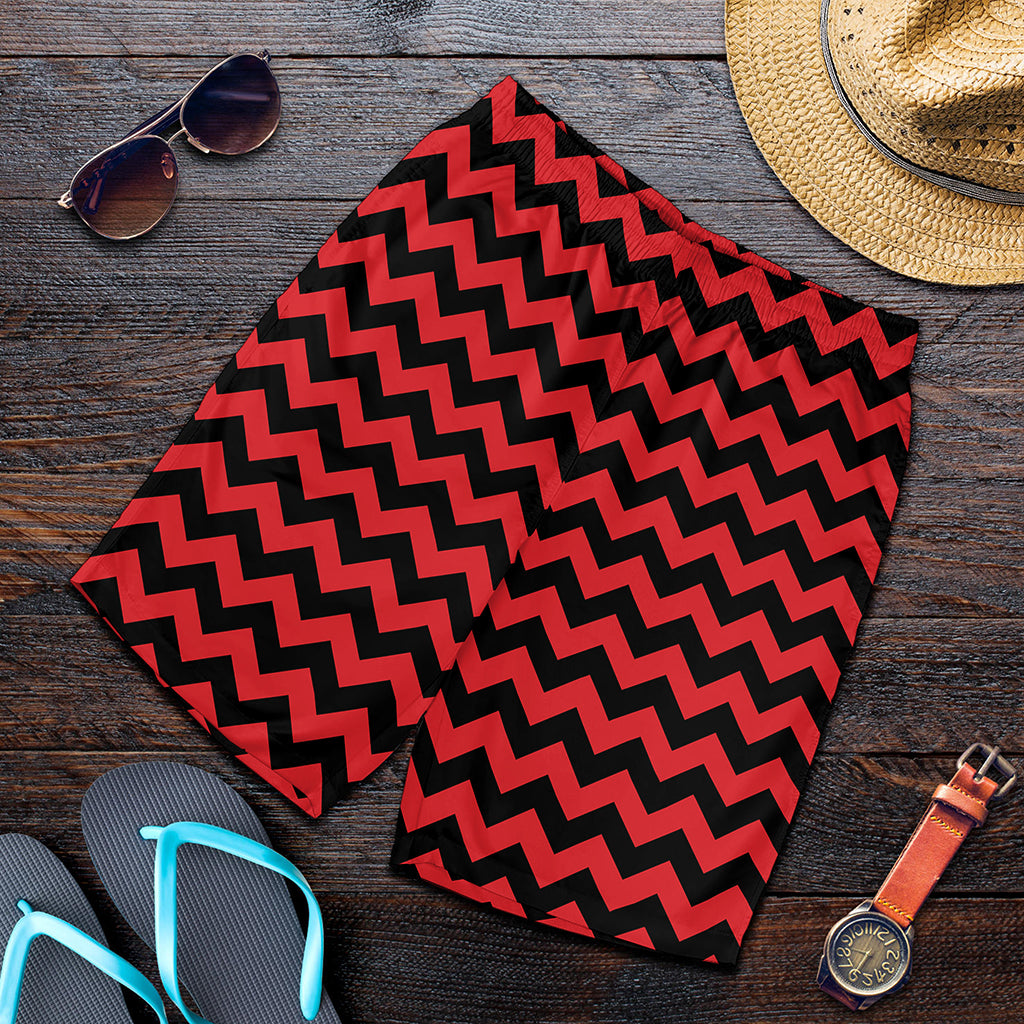 Red And Black Chevron Pattern Print Men's Shorts