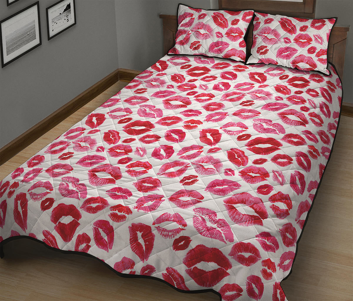 Red And Pink Lips Pattern Print Quilt Bed Set