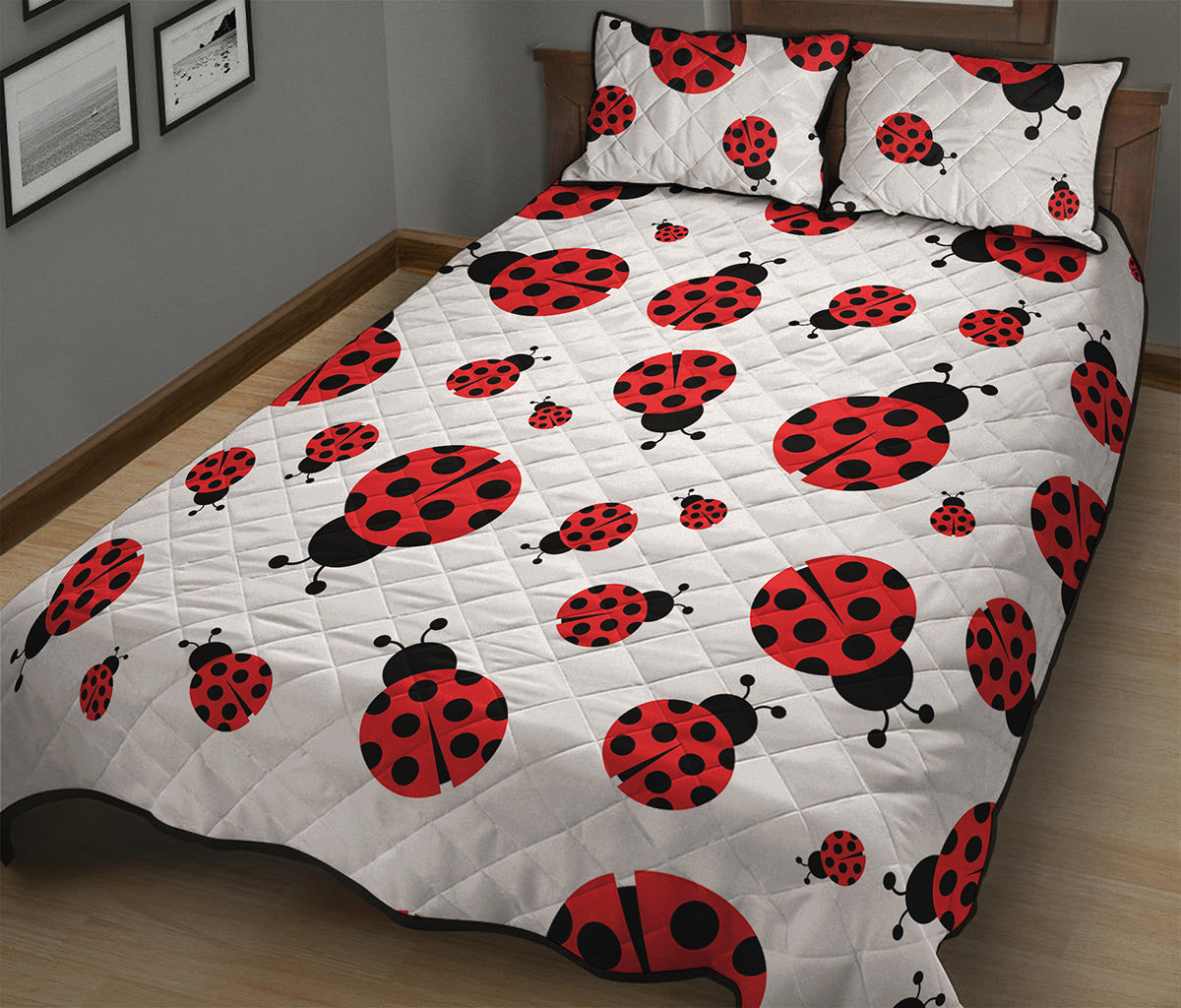 Red Ladybug Pattern Print Quilt Bed Set