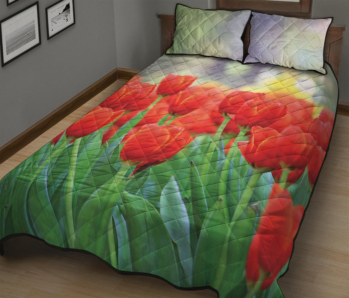 Red Tulip Print Quilt Bed Set