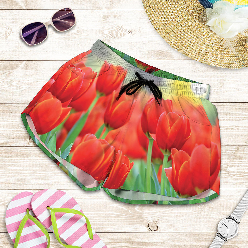 Red Tulip Print Women's Shorts
