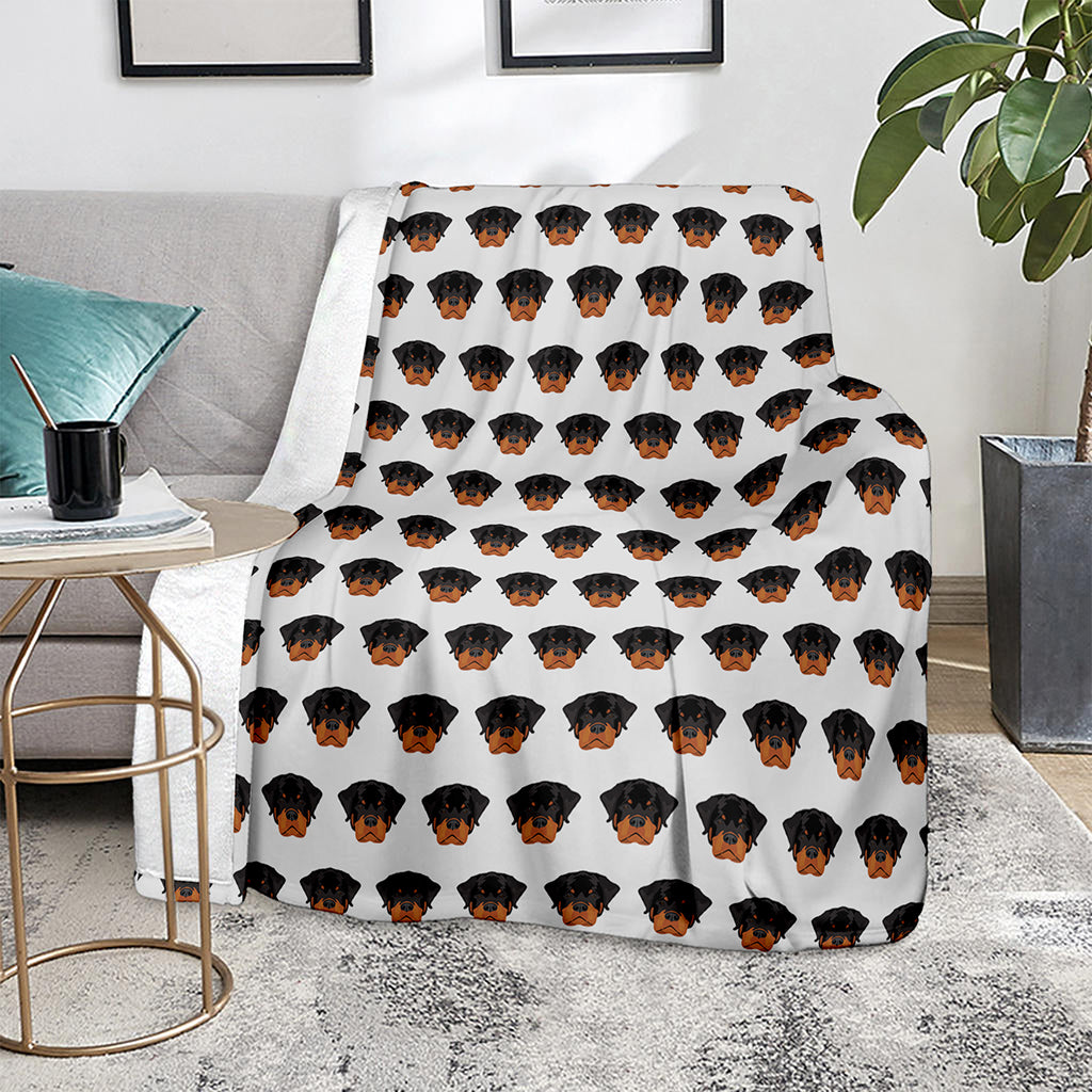 Rottweiler Face Pattern Print Blanket