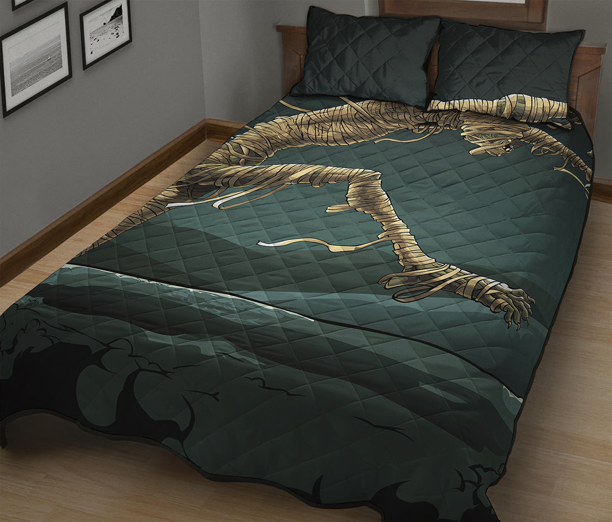 Running Mummy Print Quilt Bed Set