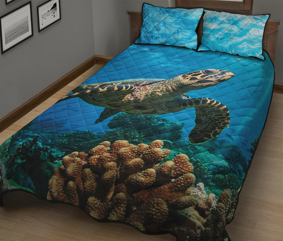 Sea Turtle Underwater Print Quilt Bed Set
