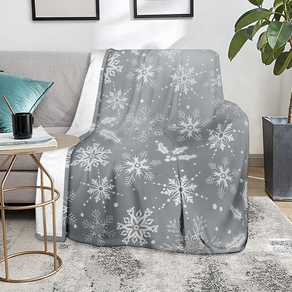 Silver And White Snowflake Pattern Print Blanket