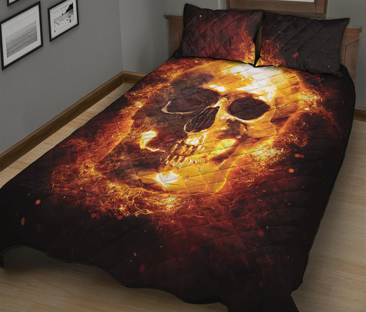 Skull In Flames Print Quilt Bed Set