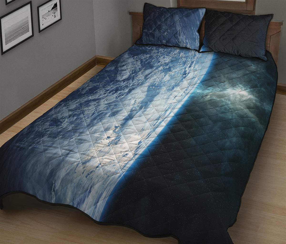 Space And Earth Print Quilt Bed Set