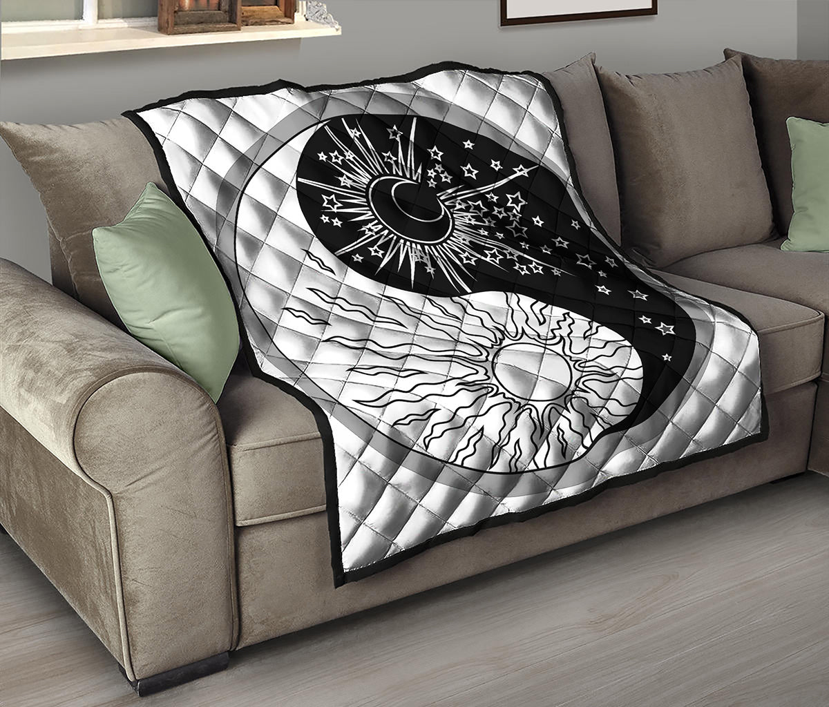 Sun And Moon Yin Yang Print Quilt