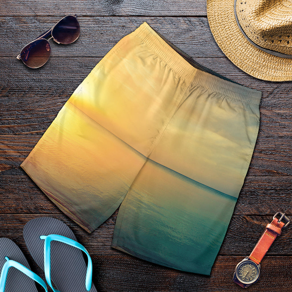 Sunrise Beach Print Men's Shorts