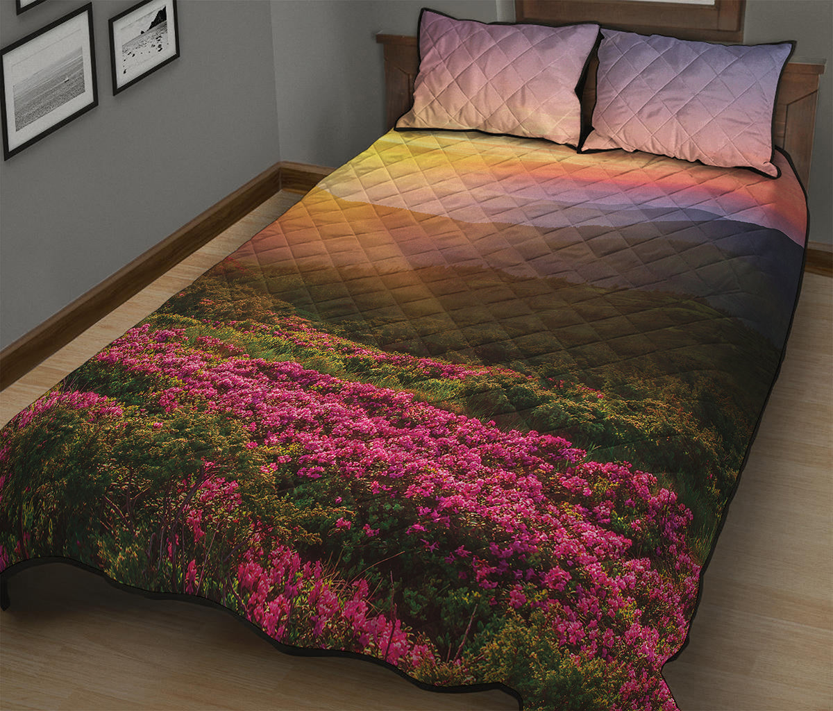Sunrise Mountain Print Quilt Bed Set