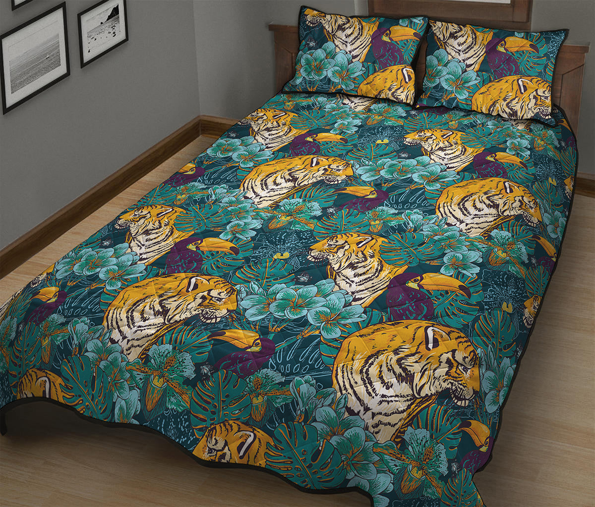 Tiger And Toucan Pattern Print Quilt Bed Set