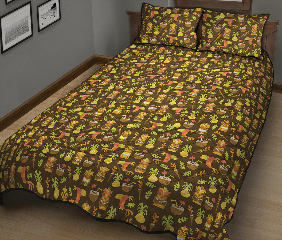Tiki Luau Pattern Print Quilt Bed Set