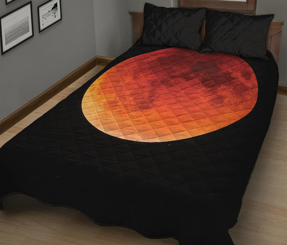 Total Lunar Eclipse Print Quilt Bed Set
