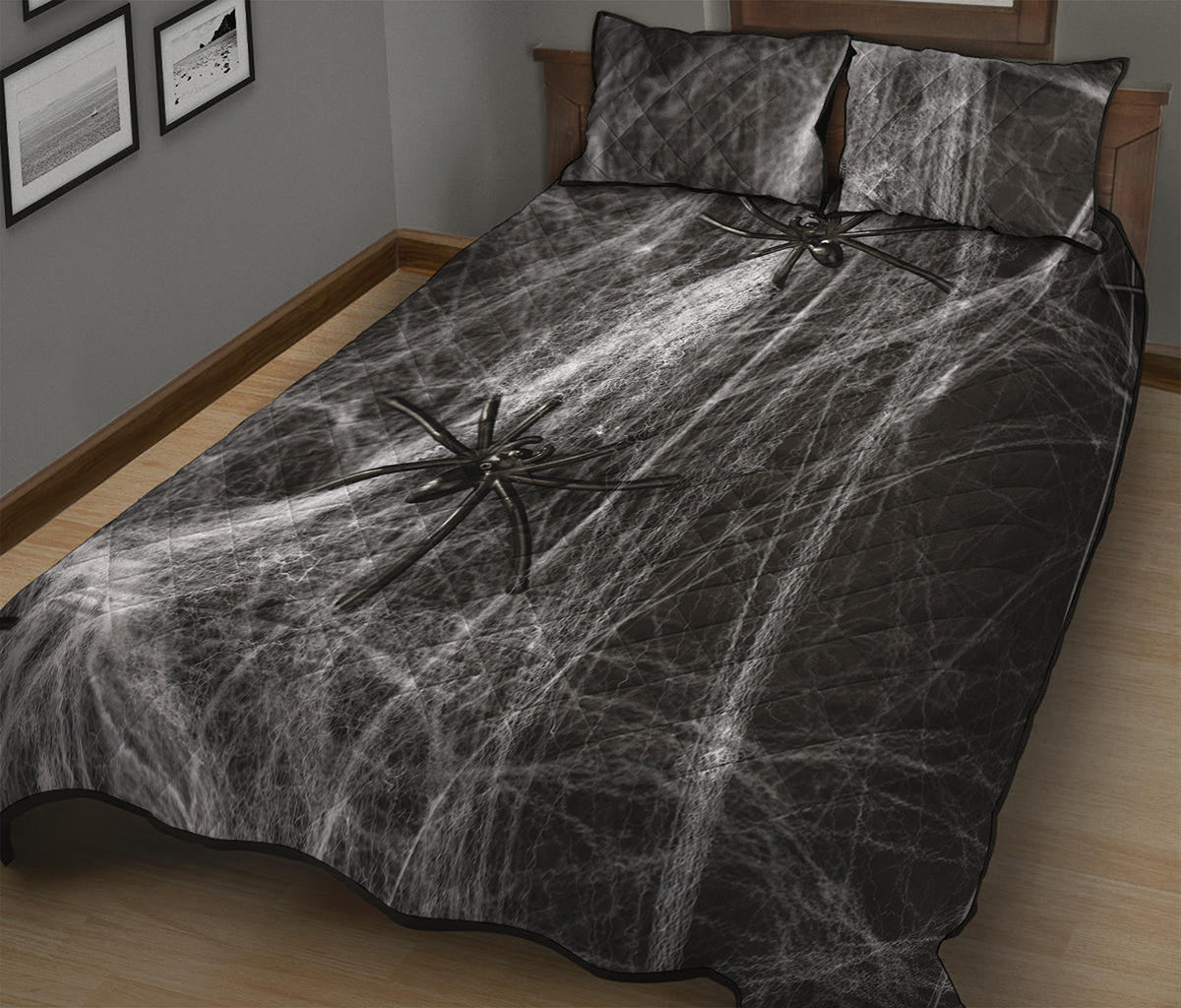 Toy Spiders And Cobweb Print Quilt Bed Set