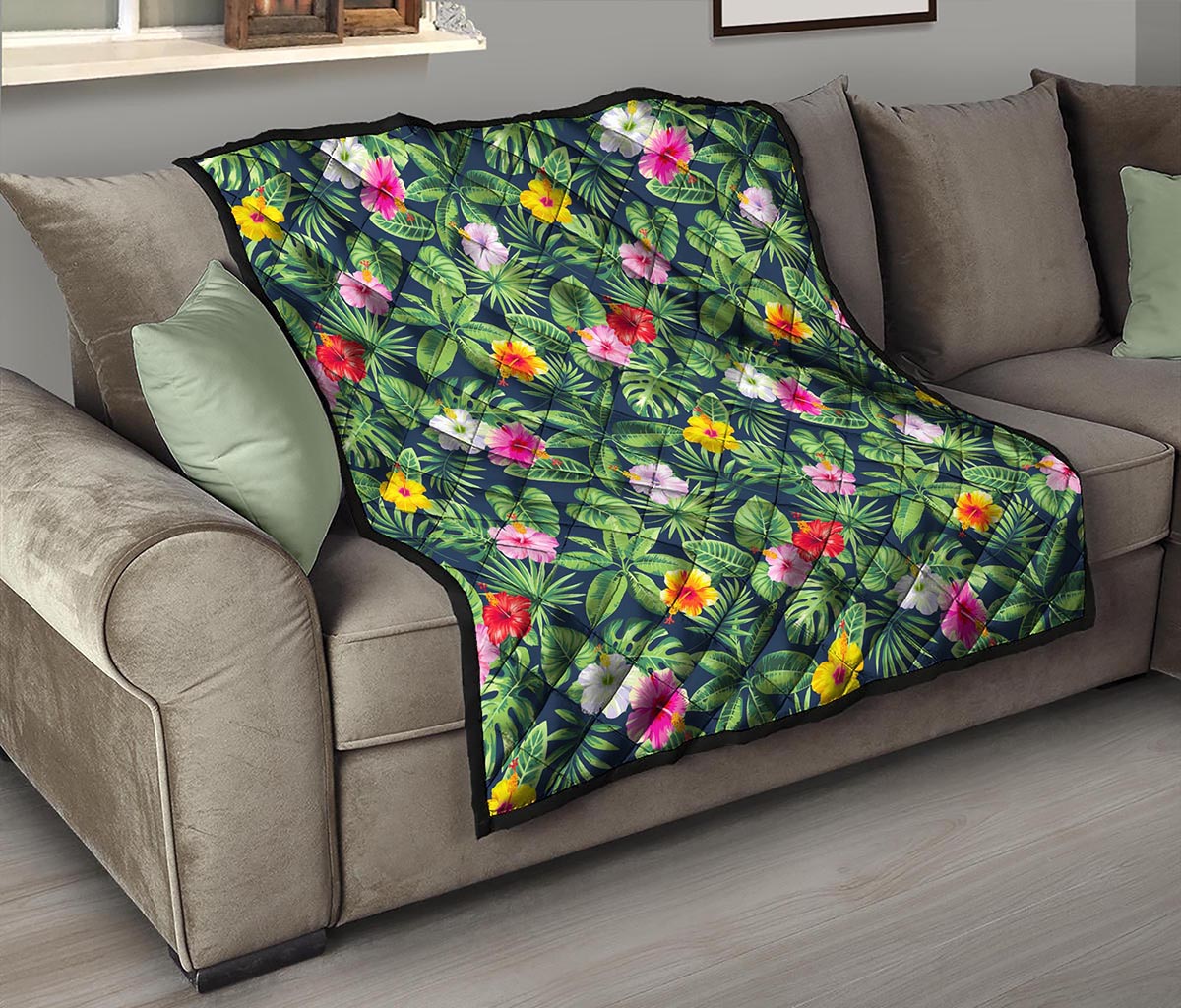 Tropical Hibiscus Flowers Pattern Print Quilt