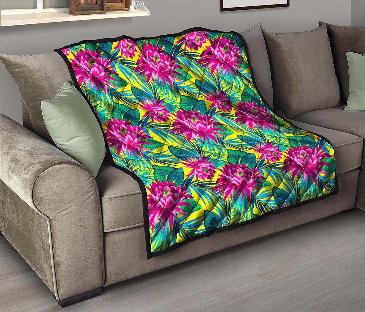 Tropical Lotus Pattern Print Quilt