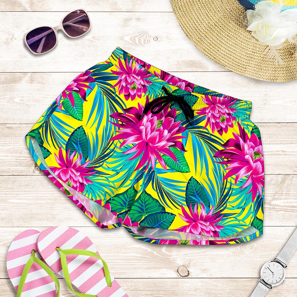 Tropical Lotus Pattern Print Women's Shorts